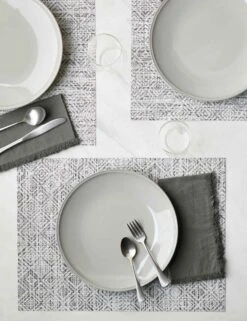 Mosaic Rectangle Placemat (Set Of 4) By Chilewich 12 Mosaic Rectangle Placemat (Set Of 4) By Chilewich -TableTrove Sales Store ChilewichMosaicRectanglePlacemat BlackandWhite Setof4 6265