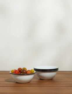 Enamelware Cereal Bowl (Set Of 4) By Crow Canyon 17 Enamelware Cereal Bowl (Set Of 4) By Crow Canyon -TableTrove Sales Store EnamelwareCerealBowl 20oz BlackRim Setof4 7497