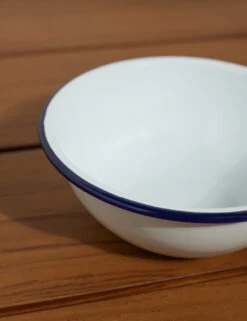 Enamelware Cereal Bowl (Set Of 4) By Crow Canyon 16 Enamelware Cereal Bowl (Set Of 4) By Crow Canyon -TableTrove Sales Store EnamelwareCerealBowl 20oz BlueRim Setof4 7510