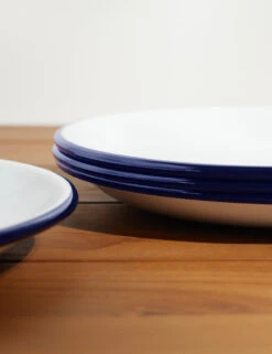 Enamelware Dinner Plate (Set Of 4) By Crow Canyon -TableTrove Sales Store Enamelware Dinner Plate Blue Rim Set of 4 9790