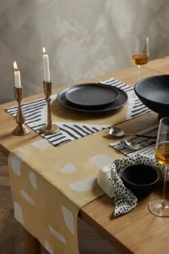 Course Linen Napkins (Set Of 4) By Hadiya Williams 10 Course Linen Napkins (Set Of 4) By Hadiya Williams -TableTrove Sales Store TabletopSetting HadiyaWilliams0727 1